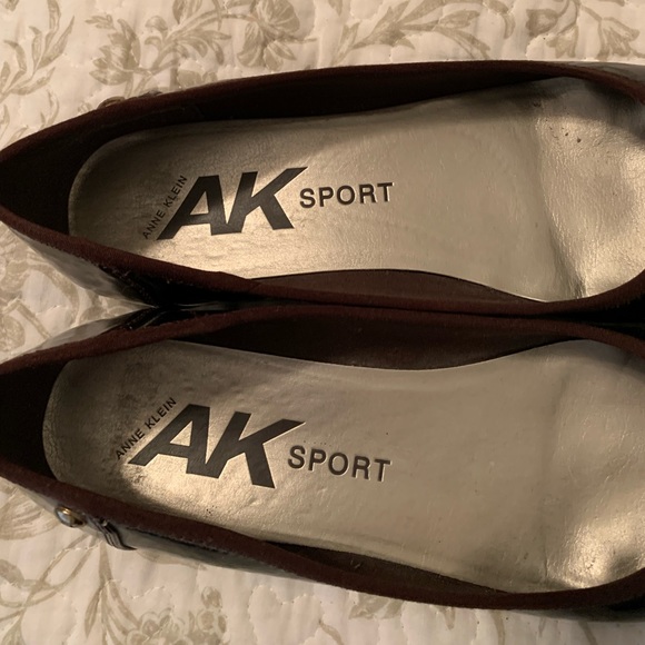 Ann Klein Flats - Picture 4 of 4